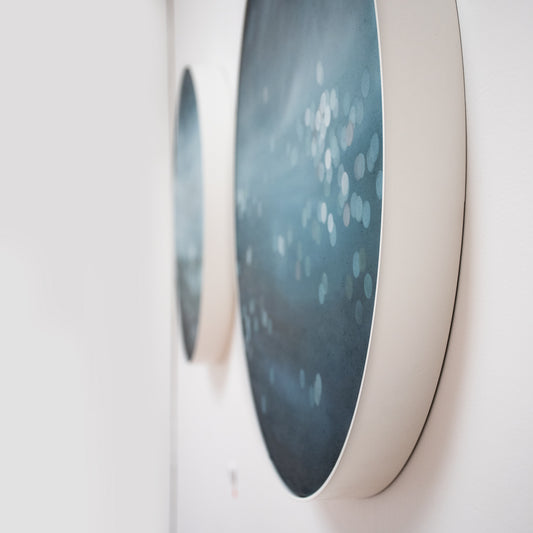 Foveaux Strait - Water Bokeh on round canvas