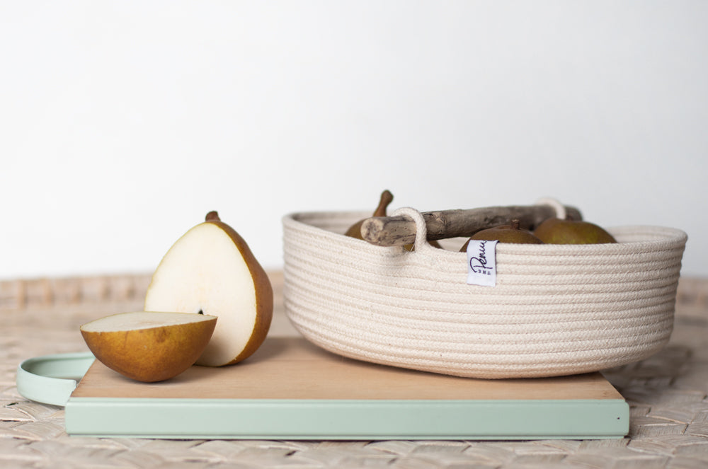 Oval tray basket with driftwood handle