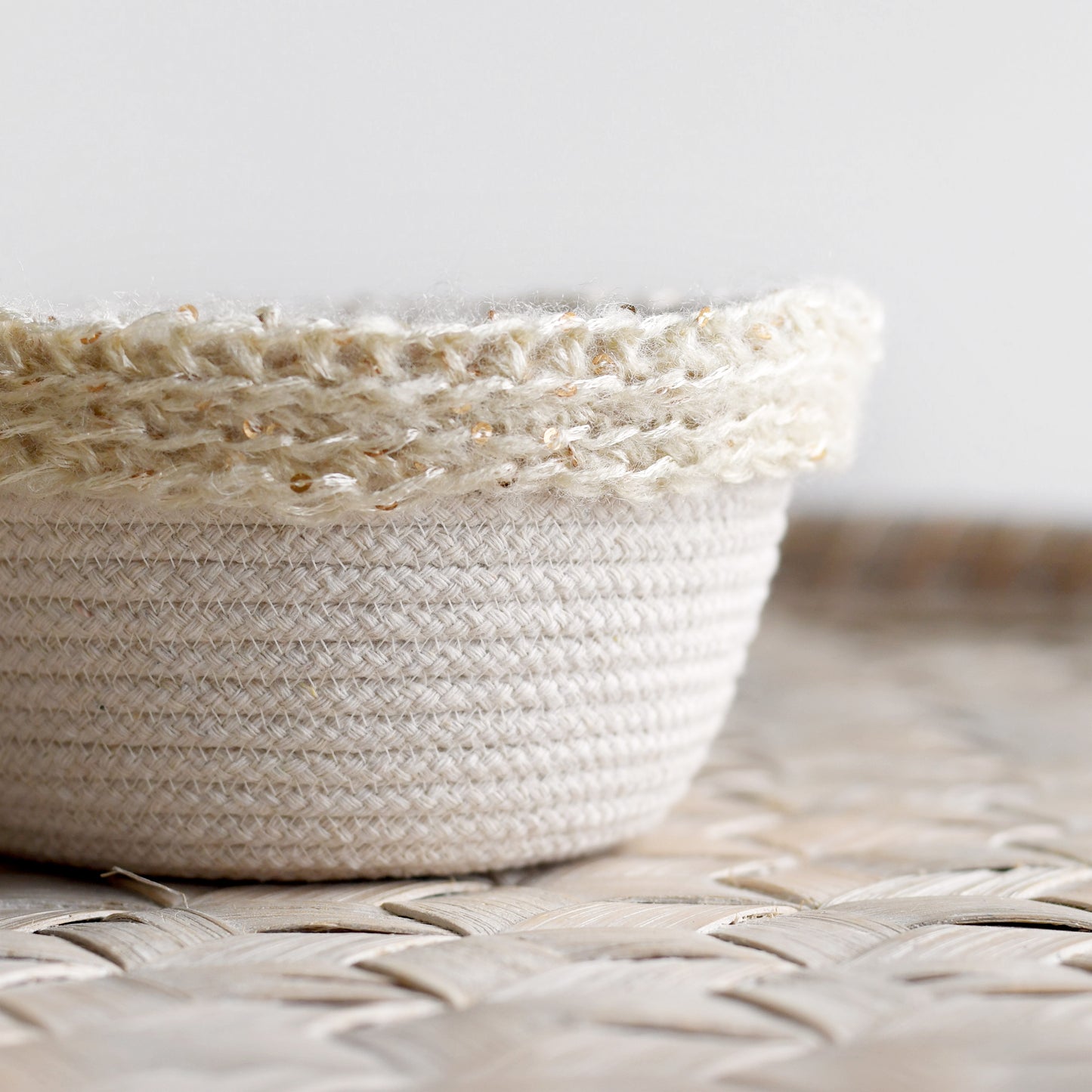 Rope basket with crochet trim