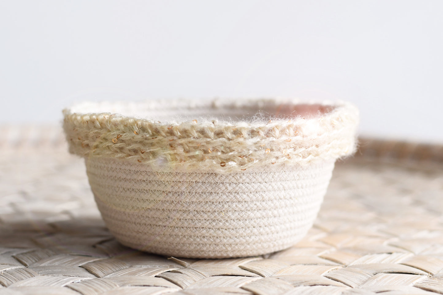 Rope basket with crochet trim