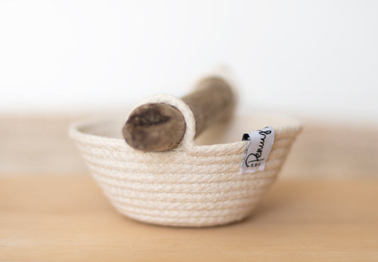 Mini rope basket with driftwood handle