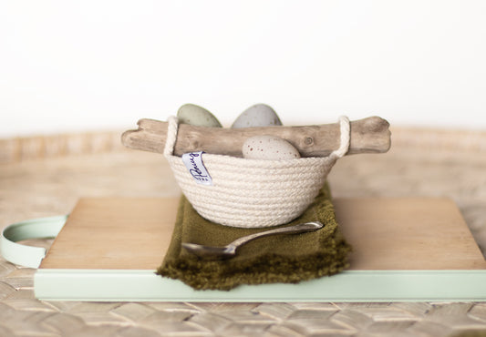 Mini rope basket with driftwood handle