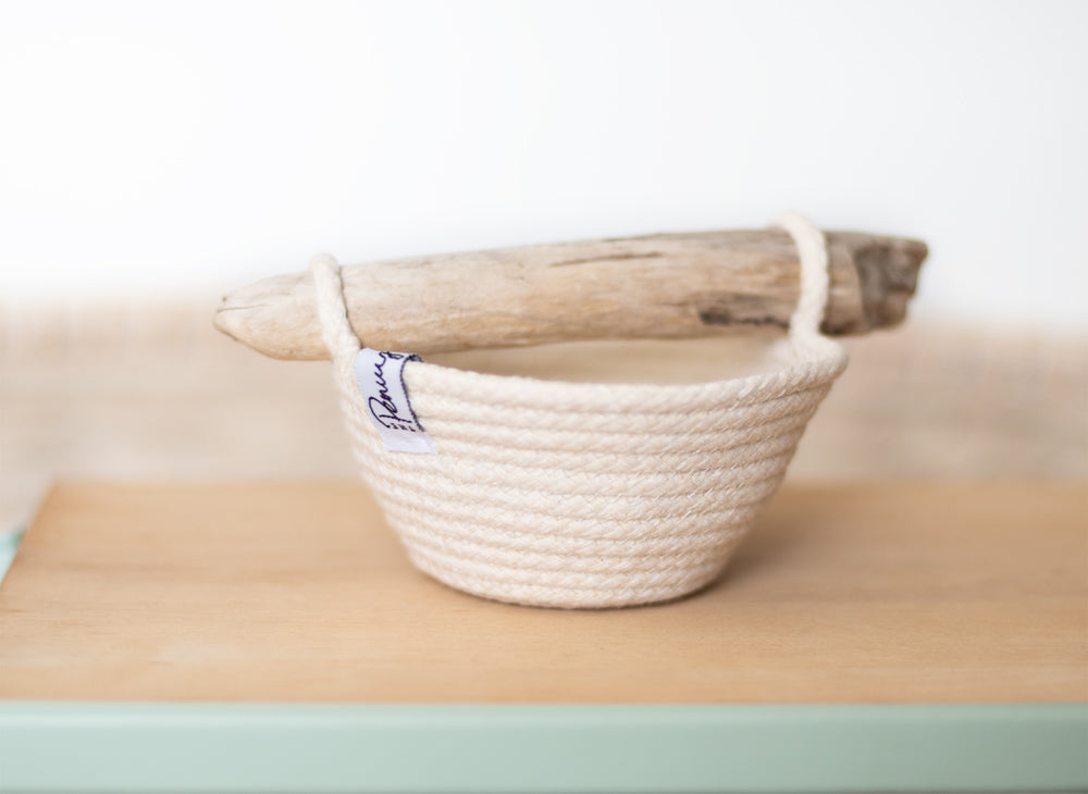 Mini caddy basket with driftwood handle