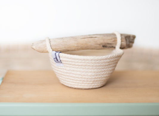 Mini caddy basket with driftwood handle