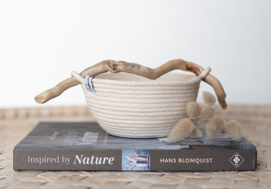 Beachy basket with driftwood handle